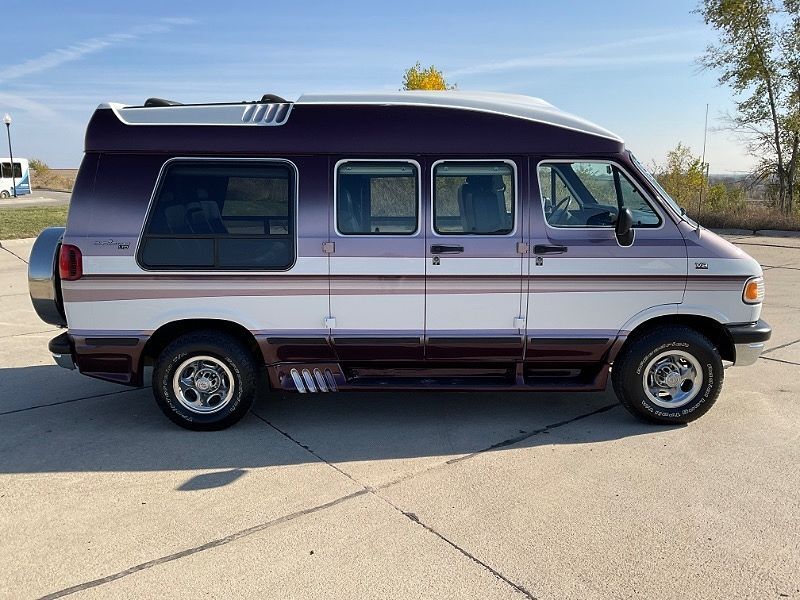 Dodge Ram Van