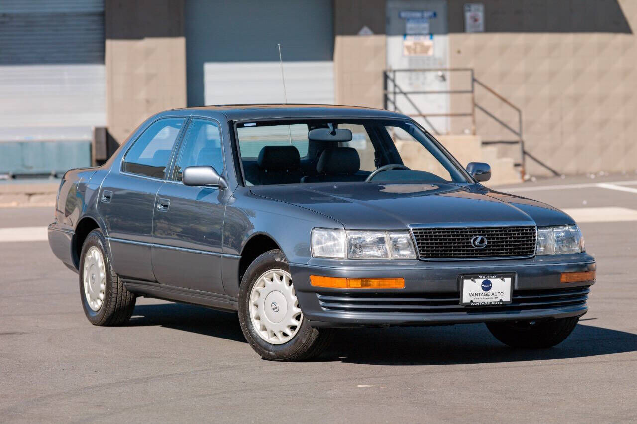 Lexus LS