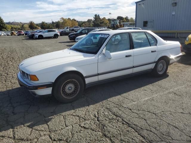 BMW 740i