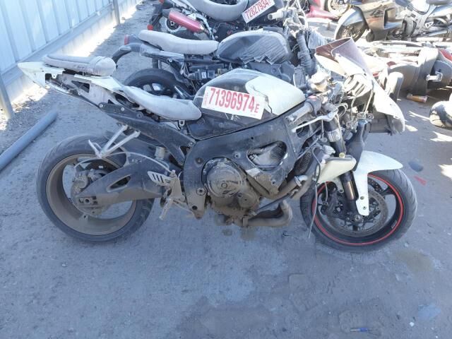 Suzuki GSX-R750