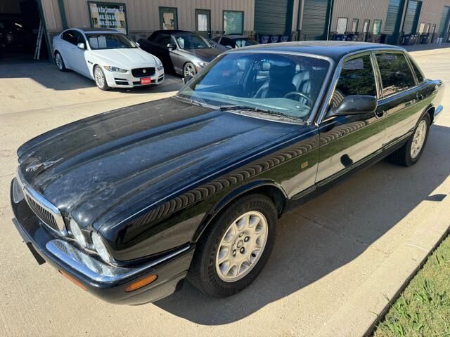 Jaguar XJ8