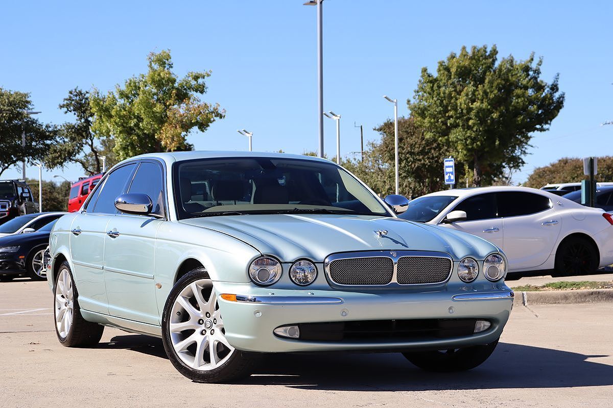 Jaguar XJ