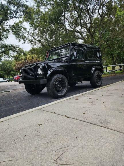 Land Rover Defender