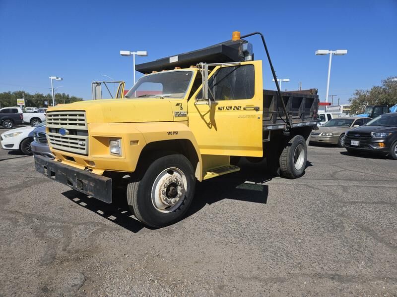 Ford F-700