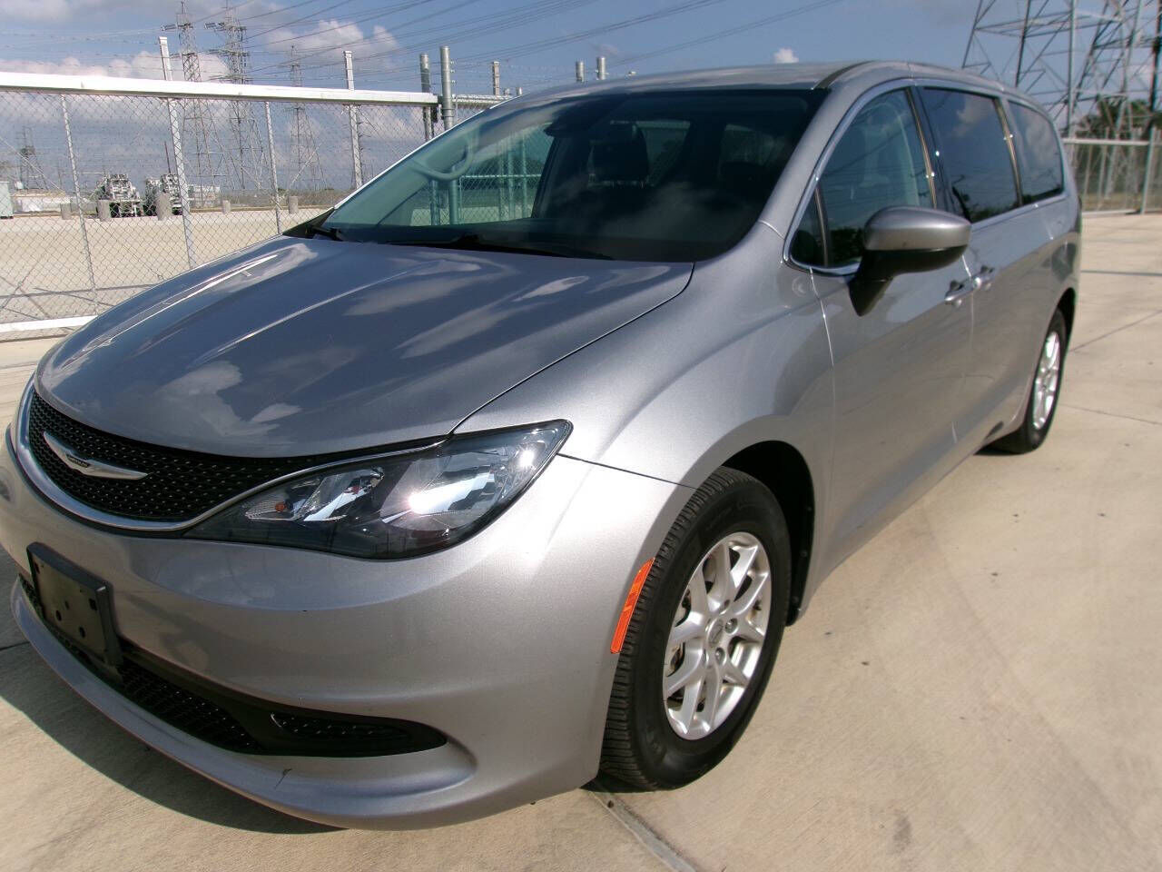 2021 CHRYSLER Voyager