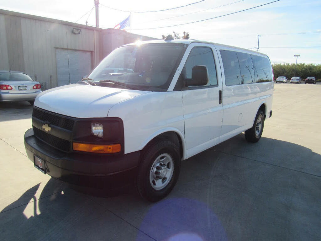 2017 CHEVROLET Express