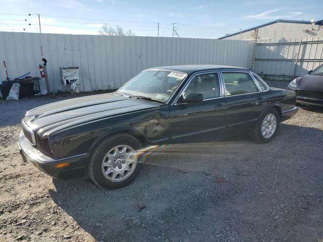 Jaguar XJ8