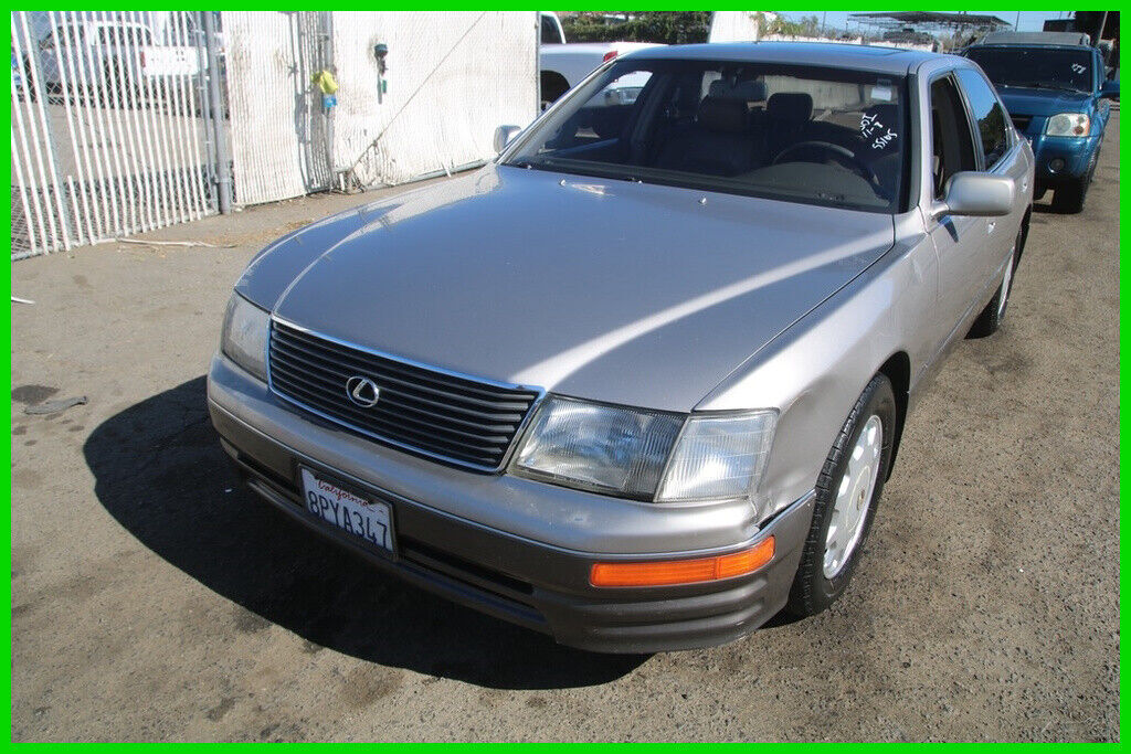 Lexus LS