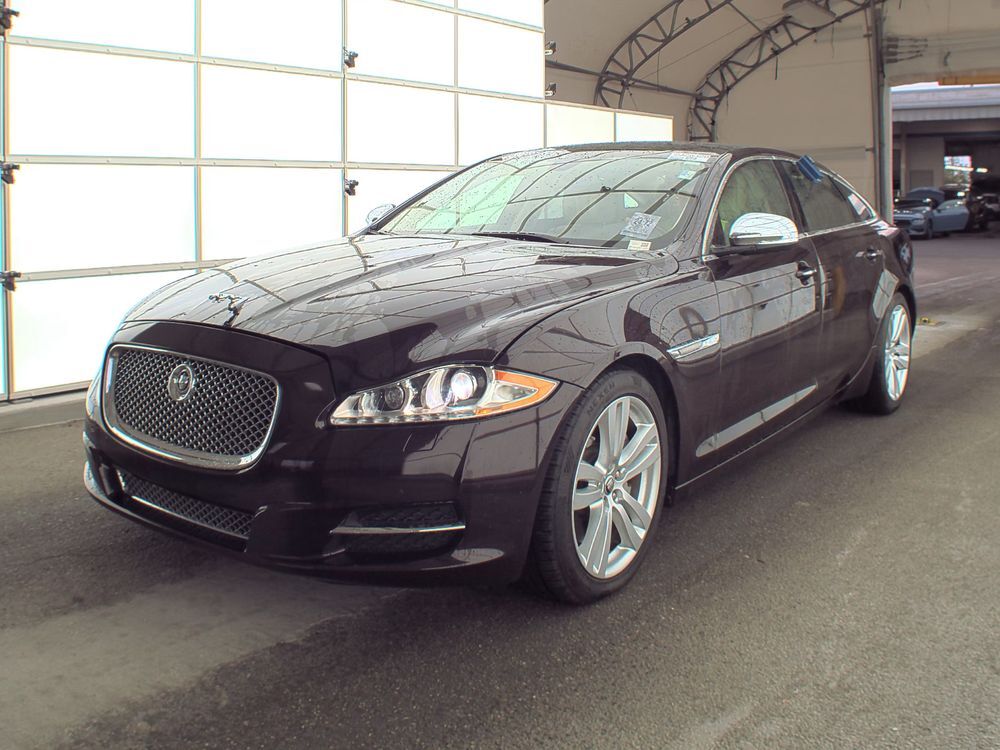 Jaguar XJ