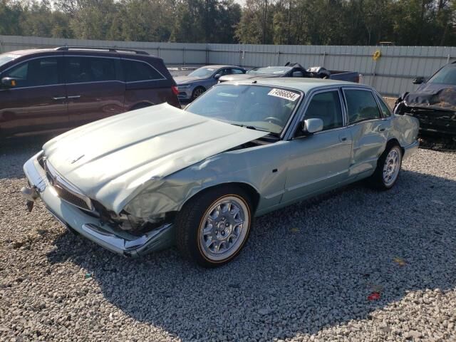 Jaguar XJ8
