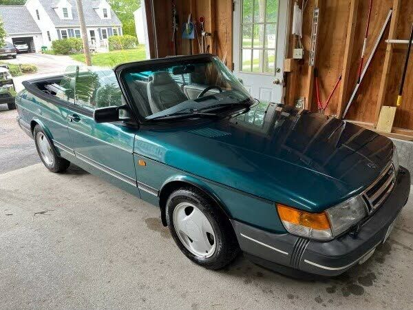 Saab 900