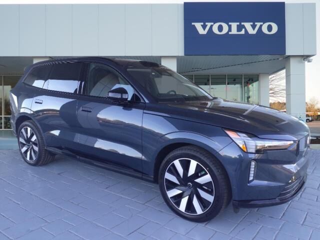 2025 VOLVO EX90