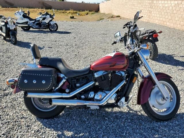 Honda VT1100C2 (SHADOW SABRE)