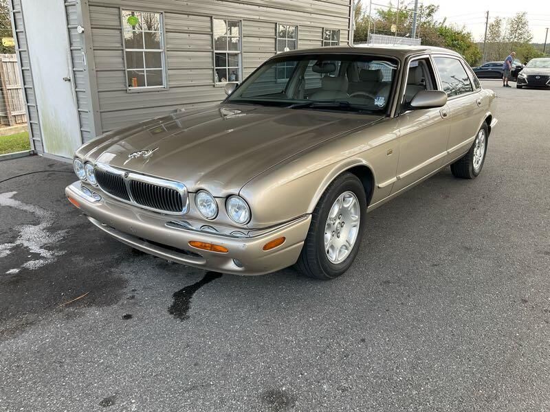 Jaguar XJ8