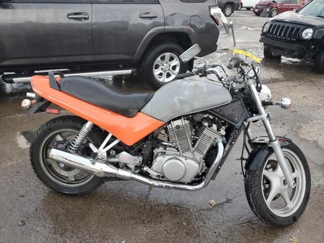 Suzuki VX800