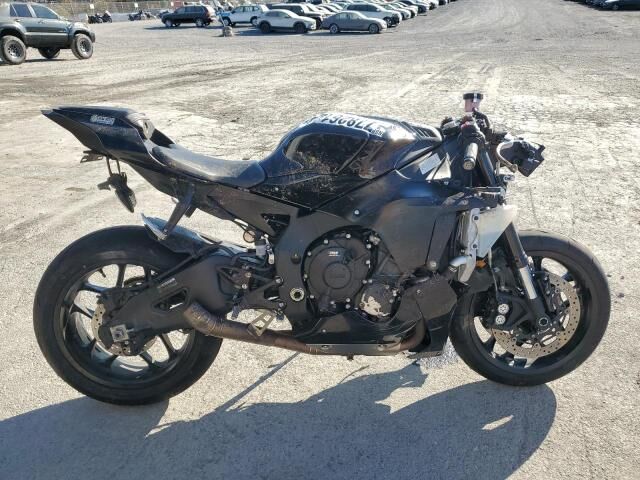 YAMAHA