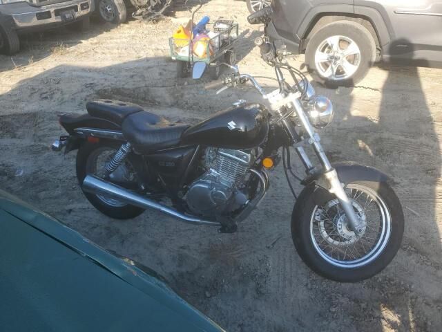 Suzuki GZ250