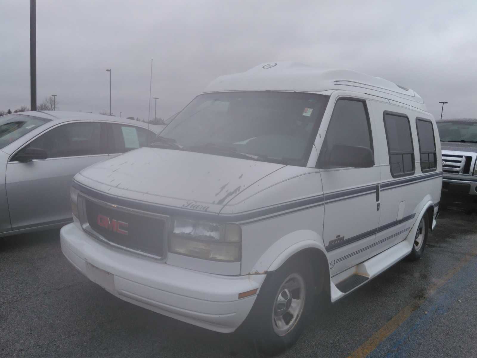 GMC Safari
