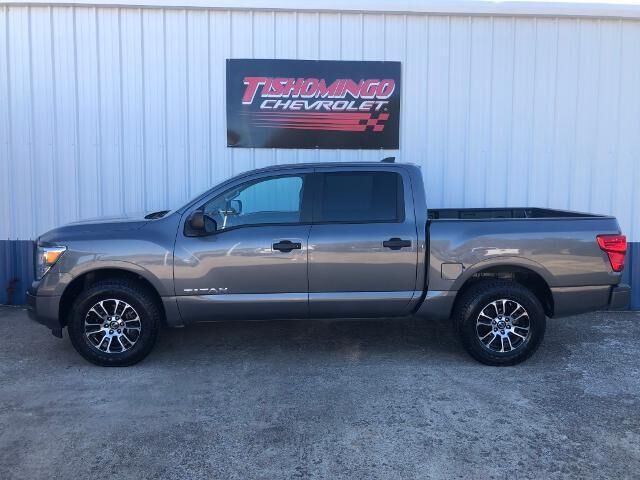 2022 NISSAN Titan