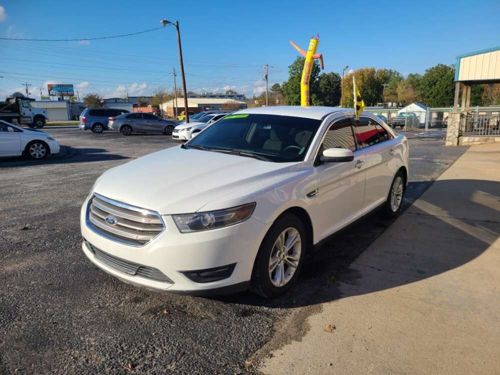 2015 FORD Taurus