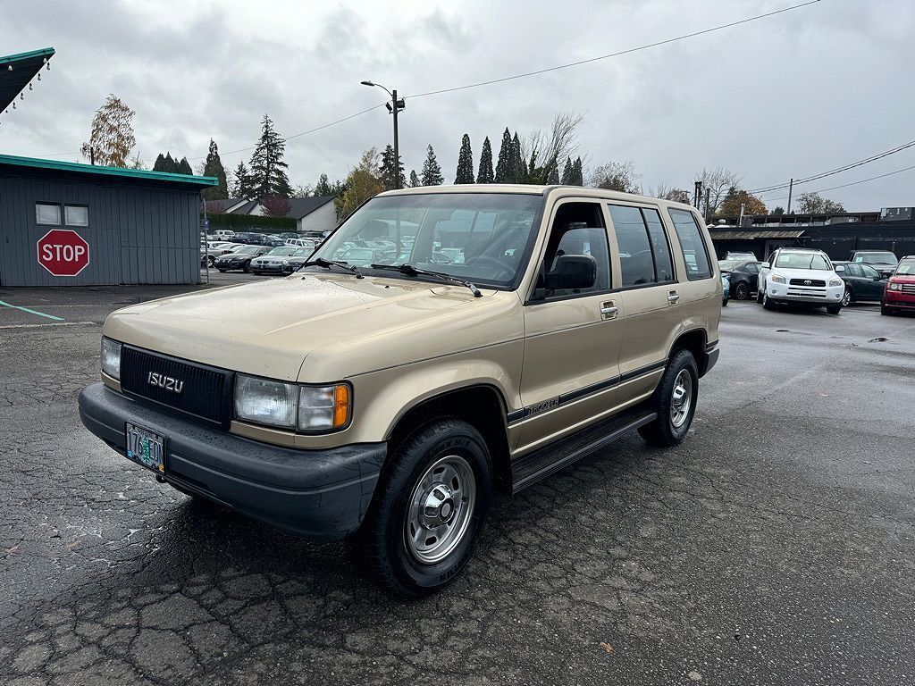 Isuzu Trooper