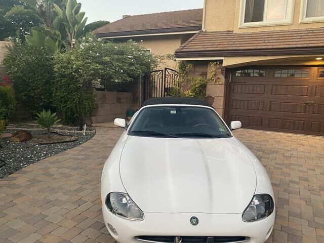 Jaguar XK8