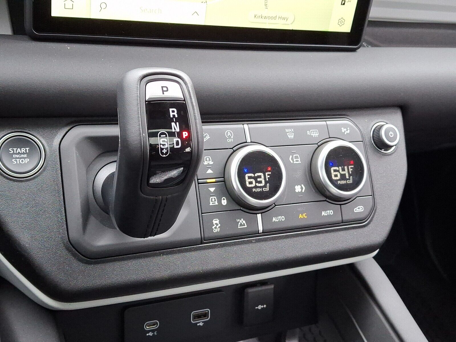 2024 LAND ROVER Defender