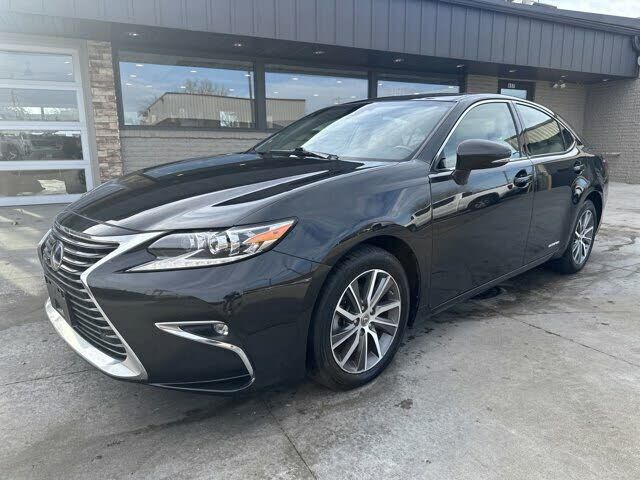 2018 LEXUS ES