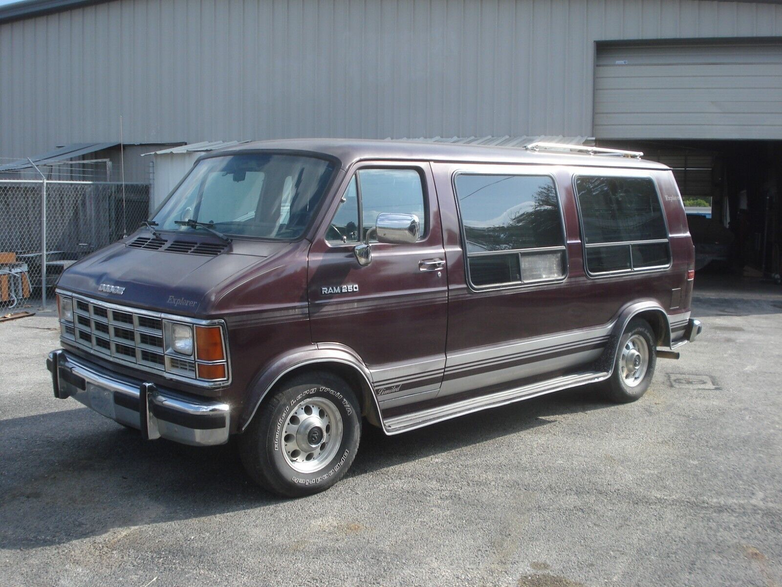 Dodge Ram Van