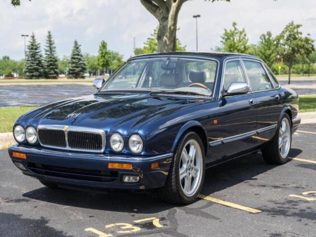 Jaguar XJ12