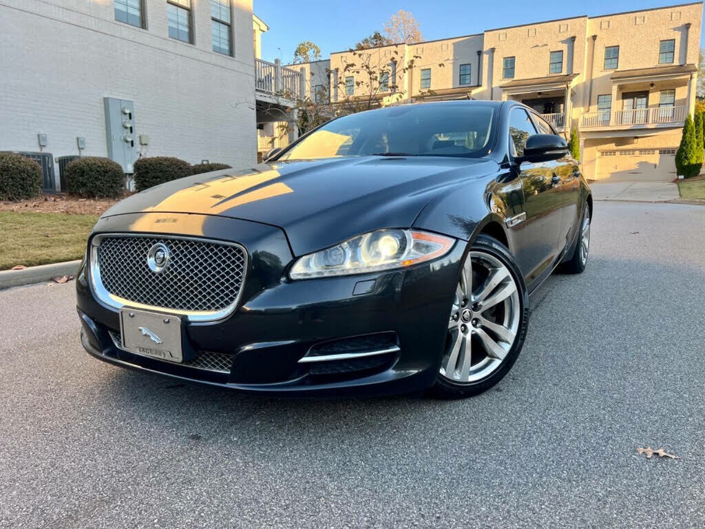 Jaguar XJ