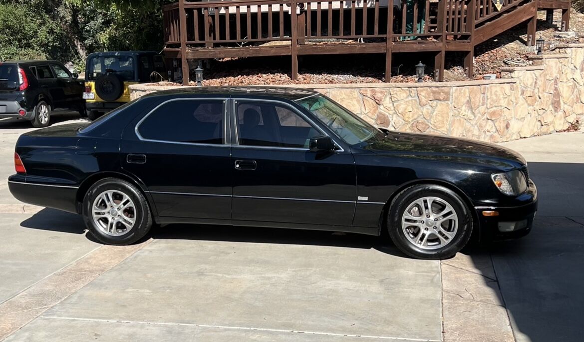 Lexus LS