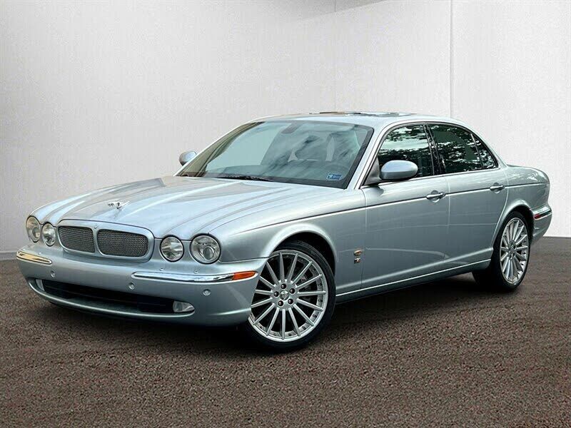 Jaguar XJR
