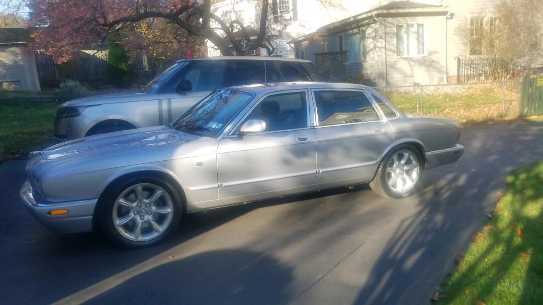 Jaguar XJR