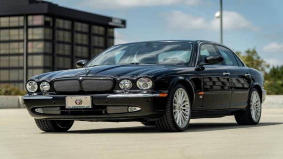 Jaguar XJR
