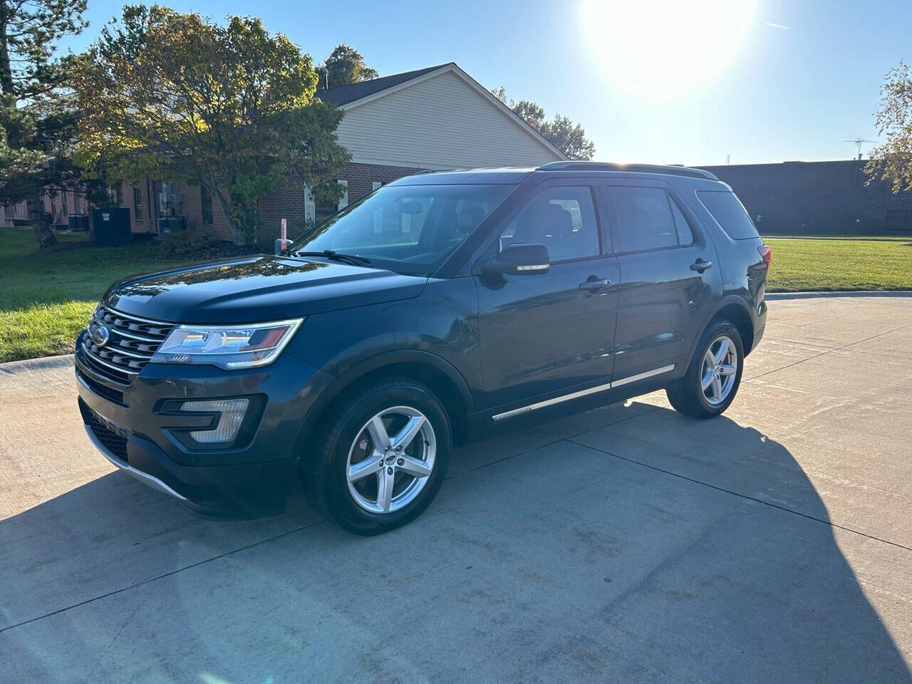 2017 FORD Explorer