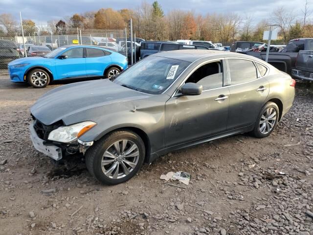 Infiniti M56