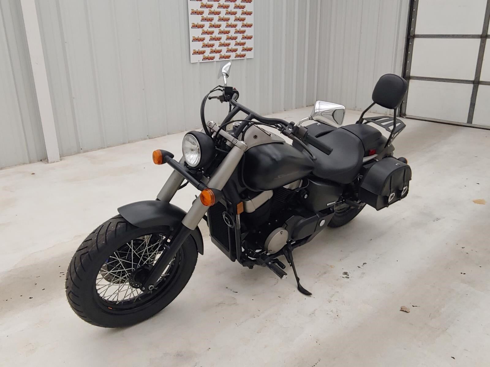 Honda VT750 (Shadow Phantom)