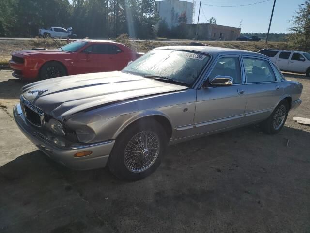 Jaguar Vanden Plas