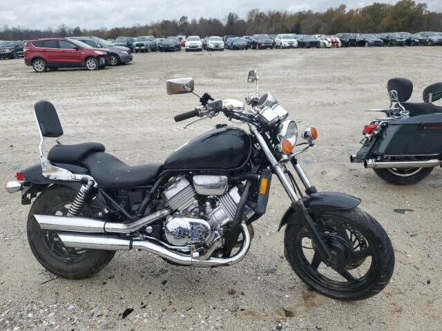 Honda VF750C (MAGNA)