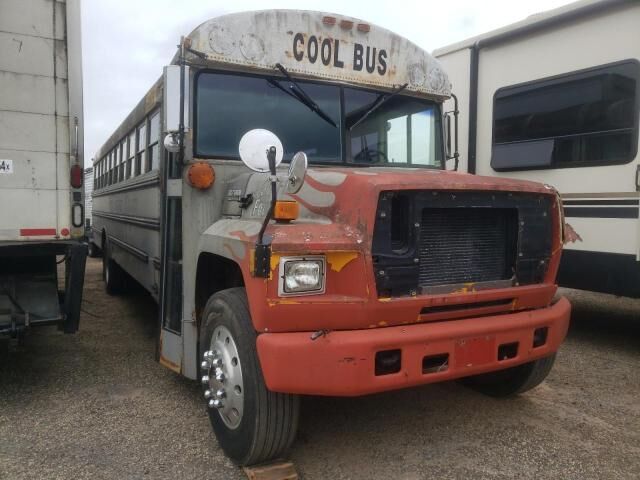 Ford B700