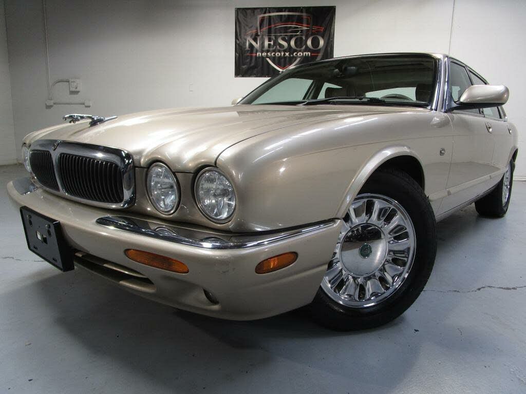 Jaguar XJ8