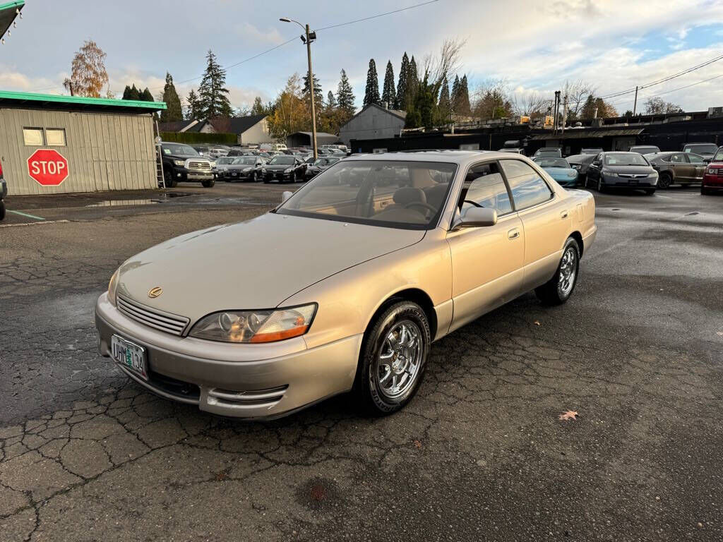 LEXUS