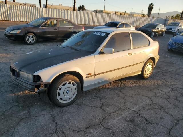BMW 318ti