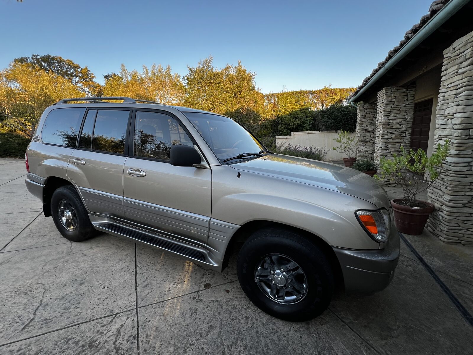 Lexus LX
