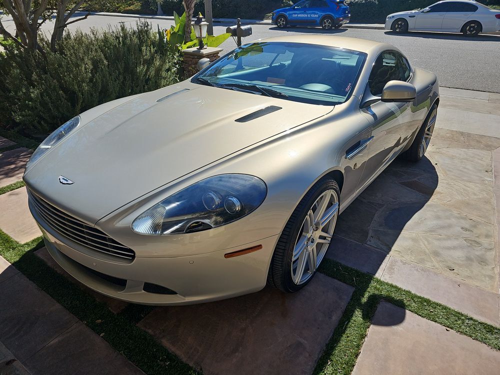 Aston Martin DB9