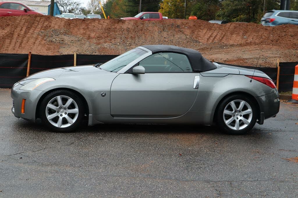 2005 NISSAN 350Z