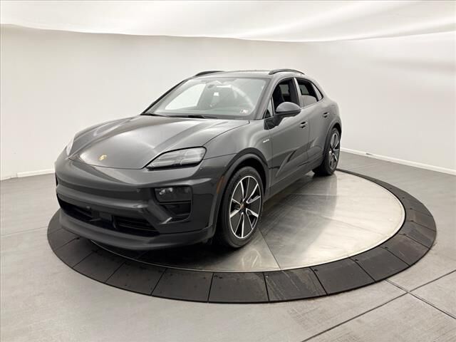 2024 PORSCHE Macan