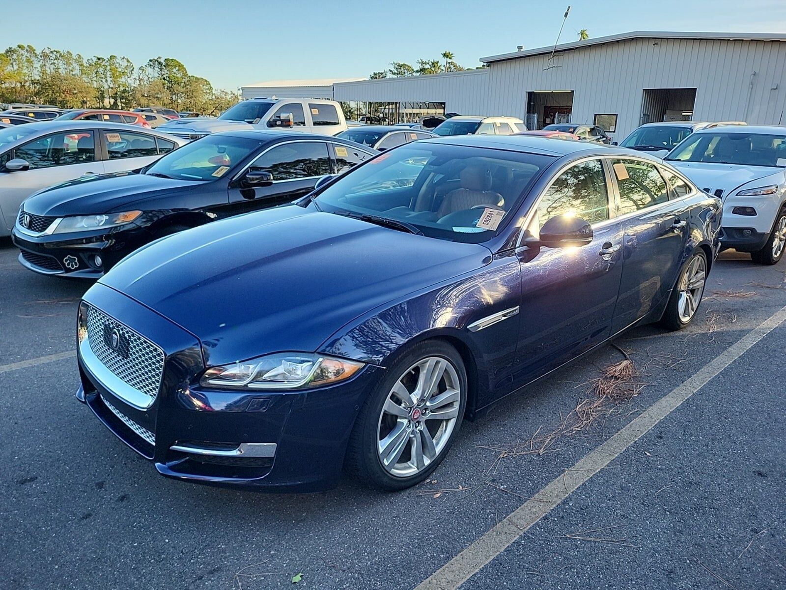 Jaguar XJ