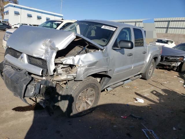 Mitsubishi Raider